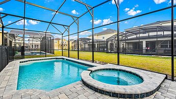 Family-friendly Oasis With Resort Amenities