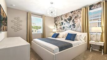 Family-friendly Oasis With Resort Amenities