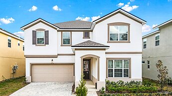 Family-friendly Oasis With Resort Amenities