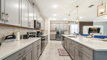 Family-friendly Oasis With Resort Amenities