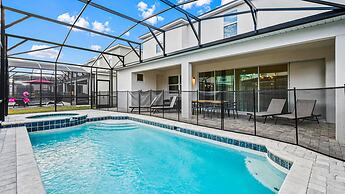 Family-friendly Oasis With Resort Amenities