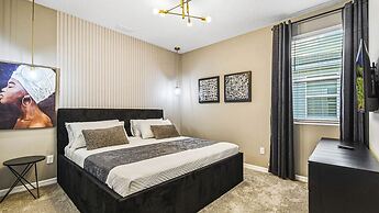 Family-friendly Oasis With Resort Amenities