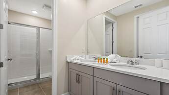 Family-friendly Oasis With Resort Amenities