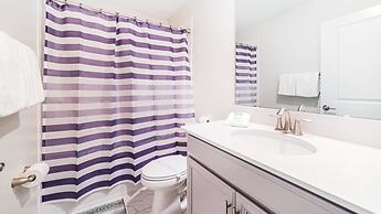 Family Oasis: Pool, Themed Rooms & Resort Access