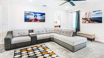 Family Oasis: Pool, Themed Rooms & Resort Access