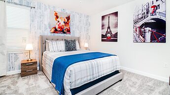 Family Oasis: Pool, Themed Rooms & Resort Access