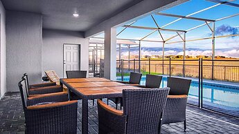 Opulent Retreat With Private Pool Near Disney