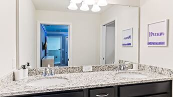 Opulent Retreat With Private Pool Near Disney