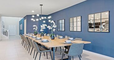 Opulent Retreat With Private Pool Near Disney