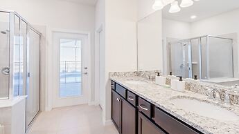 Opulent Retreat With Private Pool Near Disney