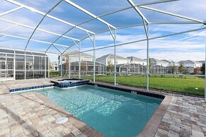 Luxe Champion's Gate Home w/ Pool, Spa, Gameroom