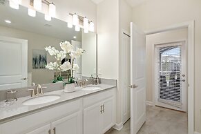 Luxe Champion's Gate Home w/ Pool, Spa, Gameroom