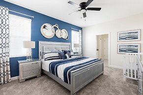 Luxe Champion's Gate Home w/ Pool, Spa, Gameroom