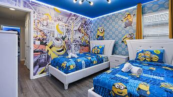 Family Fun: Pool, Spa & Theme Parks Nearby