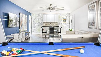 Family Fun: Pool, Spa & Theme Parks Nearby