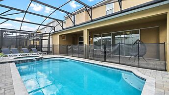 Luxury Orlando Getaway With Resort Perks