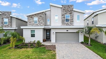 Resort Access Perfect 4 Families Near Theme Parks