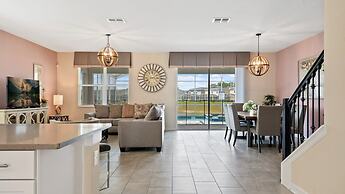 Resort Access Perfect 4 Families Near Theme Parks