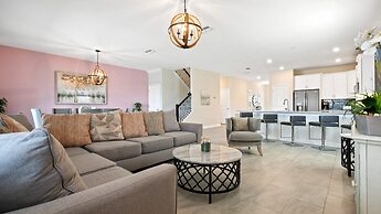 Resort Access Perfect 4 Families Near Theme Parks