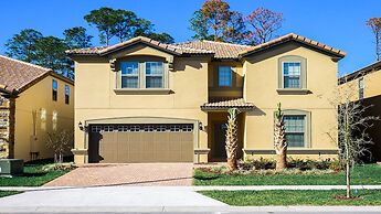 Exclusive Windsor Home Near Theme Parks