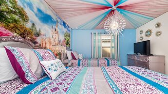 Exclusive Windsor Home Near Theme Parks