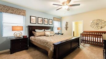 Opulent Villa, 10 Min to Disney, Pool & Spa