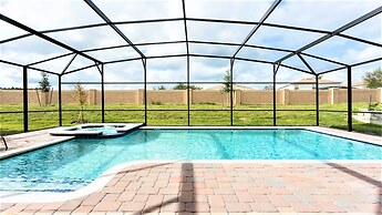 Opulent Villa, 10 Min to Disney, Pool & Spa