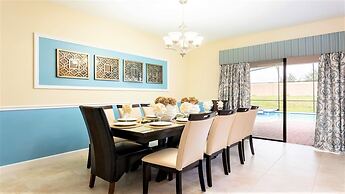 Opulent Villa, 10 Min to Disney, Pool & Spa