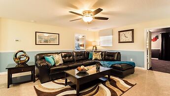 Opulent Villa, 10 Min to Disney, Pool & Spa