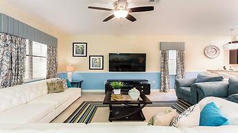 Opulent Villa, 10 Min to Disney, Pool & Spa