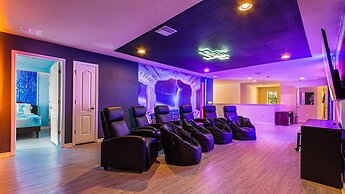 Beautiful Villa With Pool in Windsor Resort