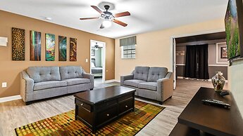 Spacious Getaway With Pool, Near Orlando Parks
