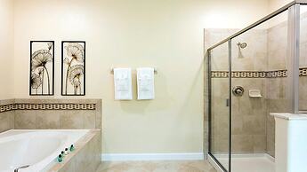 Spacious Getaway With Pool, Near Orlando Parks