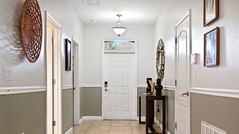 Spacious Getaway With Pool, Near Orlando Parks