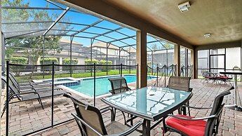 Spacious Getaway With Pool, Near Orlando Parks