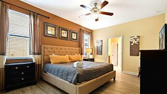 Spacious Getaway With Pool, Near Orlando Parks