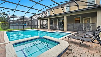 Spacious Getaway With Pool, Near Orlando Parks