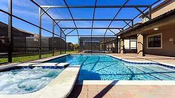 Spacious Getaway With Pool, Near Orlando Parks