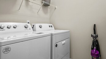 Opulent Villa With Pool & Spa, 10 Miles to Disney