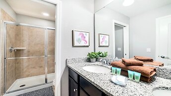 Windsor Greenview Home Pool SPA No Rear Neighbor!