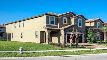 Special Offer Spacious Home With Pool!