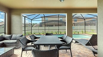 Special Offer Spacious Home With Pool!