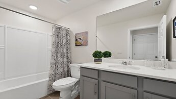 Luxurious Home With Pool, Perfect for Families