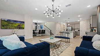 Luxurious Home With Pool, Perfect for Families