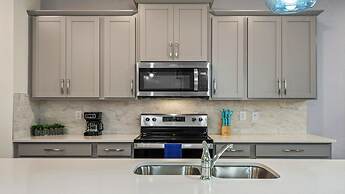 Luxurious Home With Pool, Perfect for Families