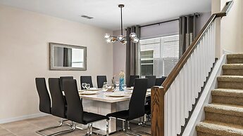 Luxurious Home With Pool, Perfect for Families