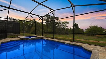 Luxurious Home With Pool, Perfect for Families