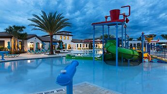 Bright & Spacious Home With Private Pool