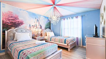 Bright & Spacious Home With Private Pool