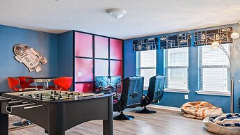 Bright & Spacious Home With Private Pool